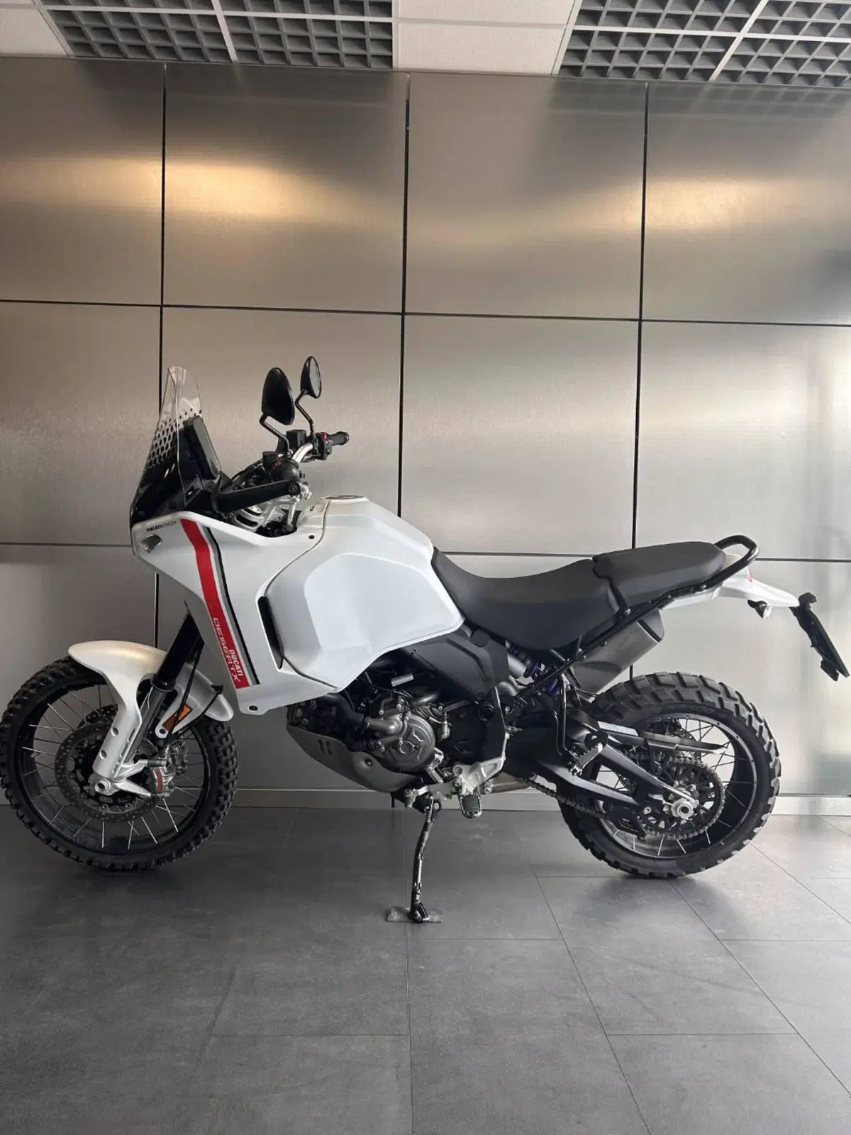 Ducati DesertX (2022 - 25) (4)