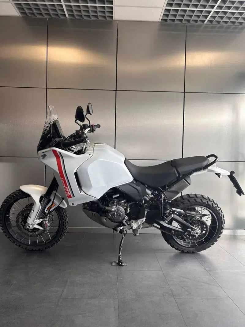 Ducati DesertX (2022 - 25) (4)