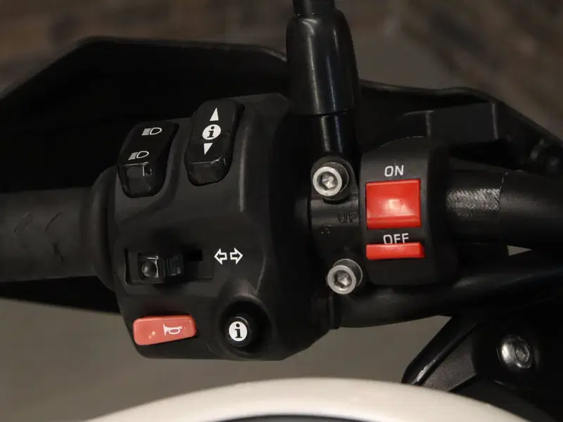 Triumph Tiger 800 XRx (2015 - 17) (15)