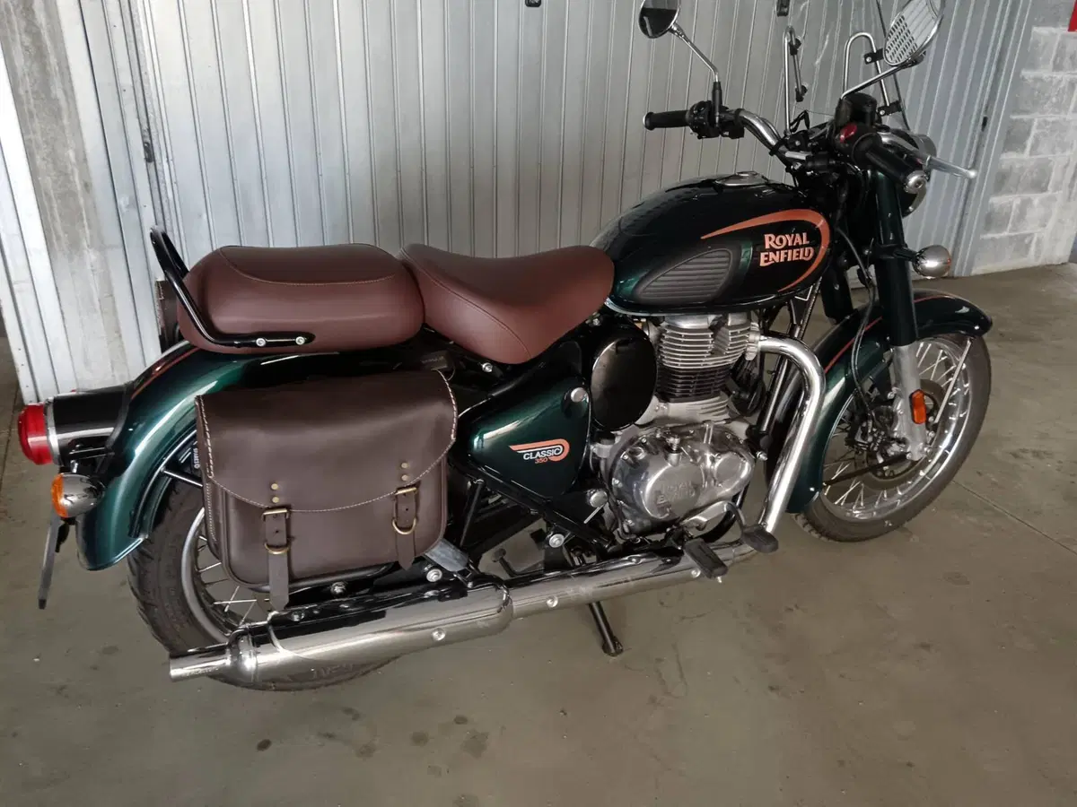 Royal Enfield Classic 350 (2021 - 26) (2)