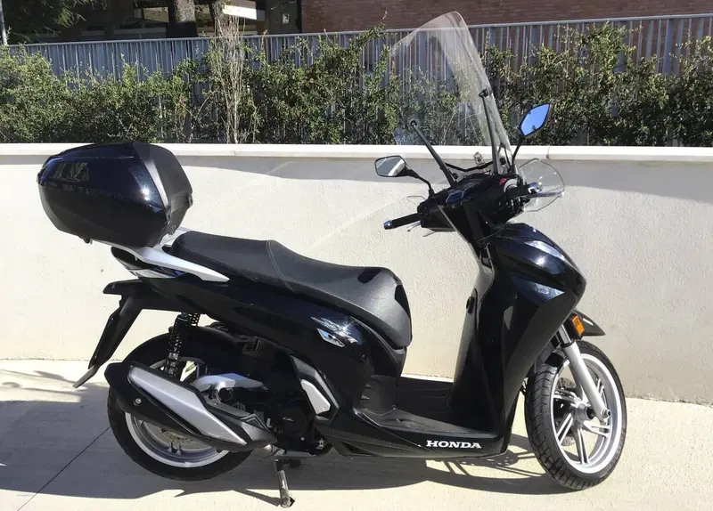 Honda SH 350 (2021 - 24) (2)