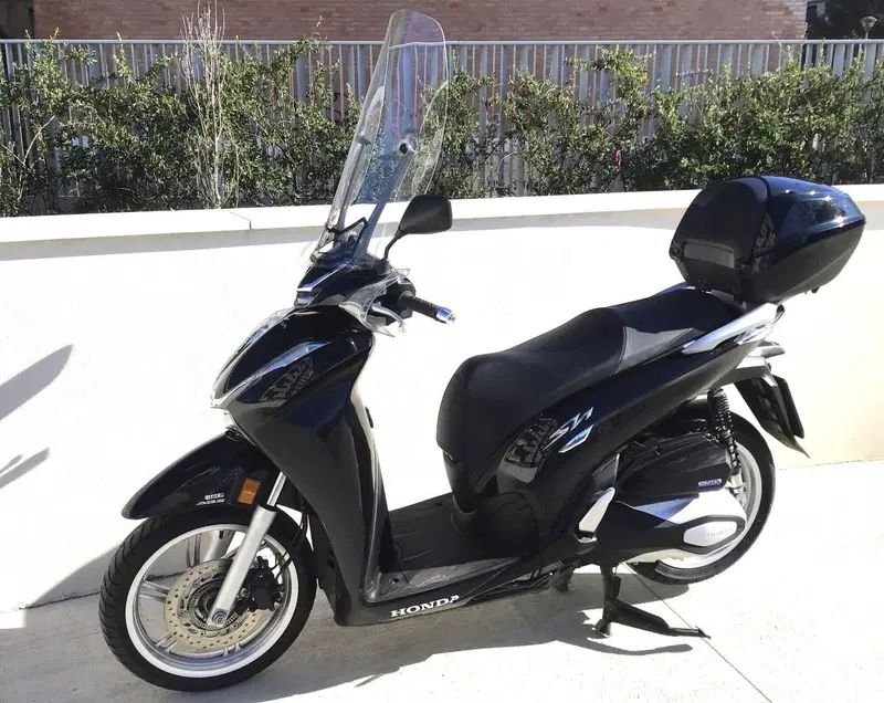 Honda SH 350 (2021 - 24) (3)