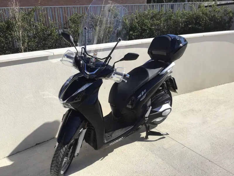 Honda SH 350 (2021 - 24) (6)