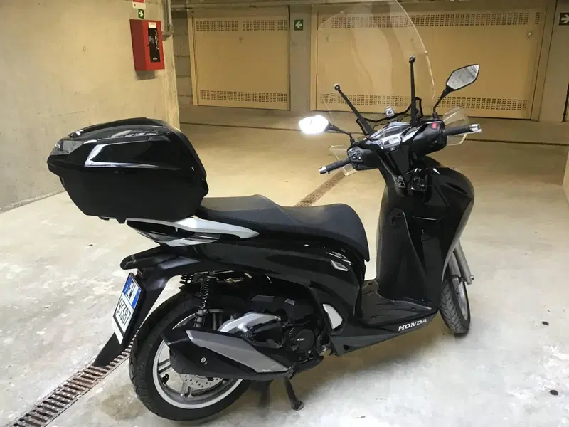 Honda SH 350 (2021 - 24) (12)