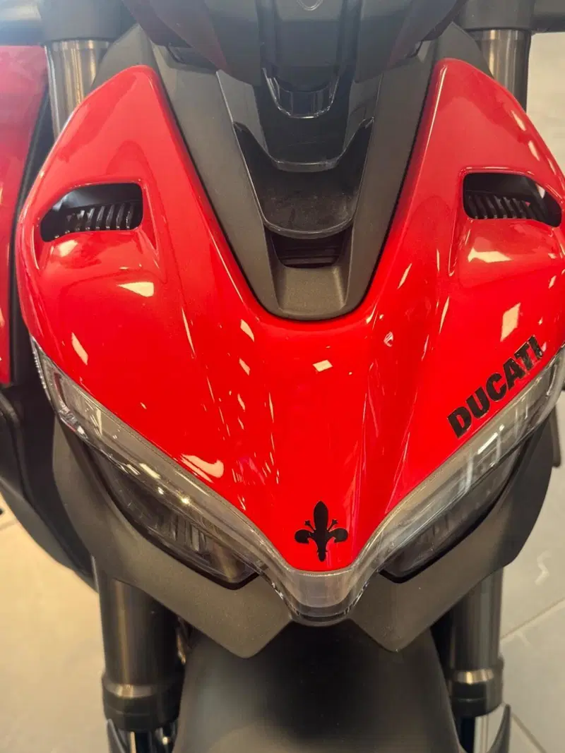 Ducati Streetfighter V4 (2023 - 24) (2)