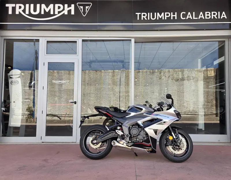 Triumph Daytona 660 (2027) (2)