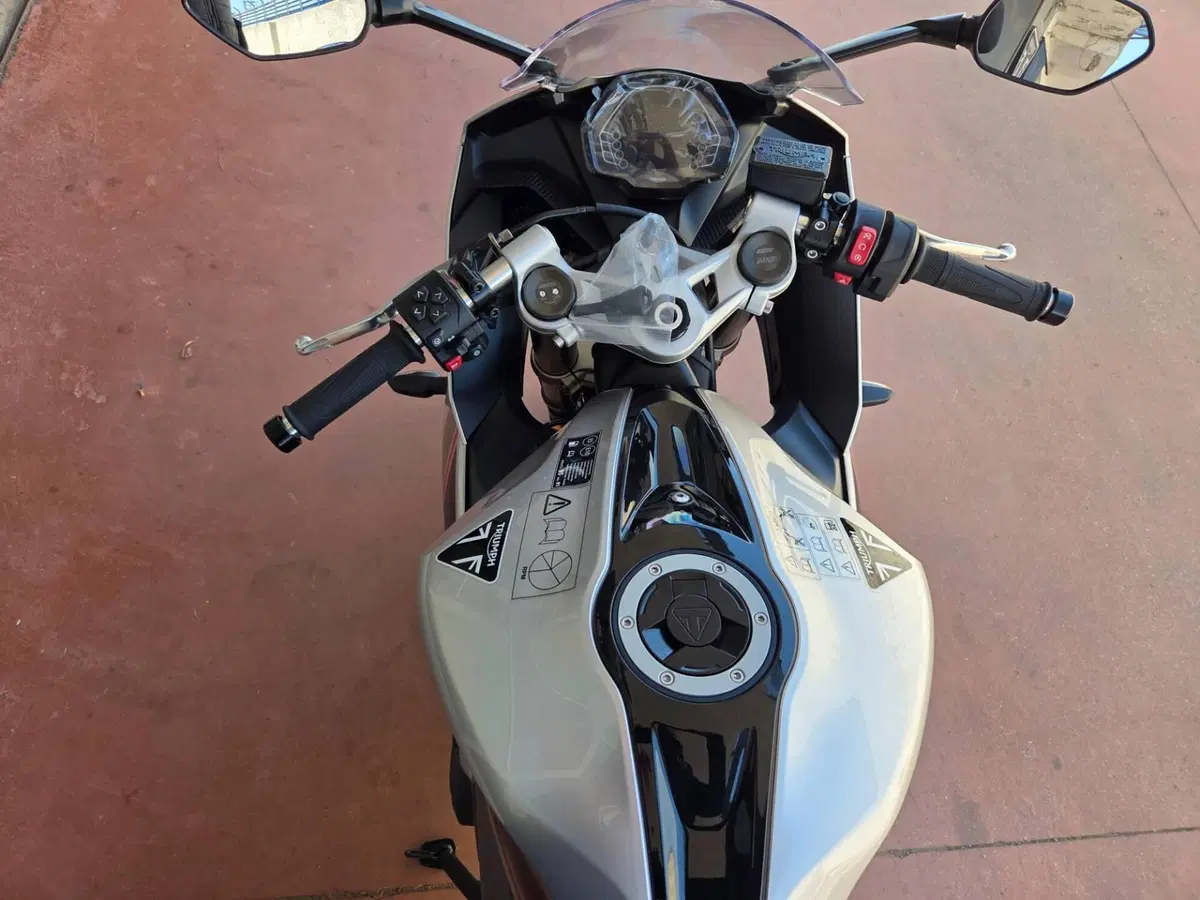 Triumph Daytona 660 (2027) (5)