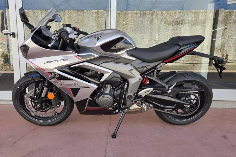 Triumph Daytona 660 (2027) (8)
