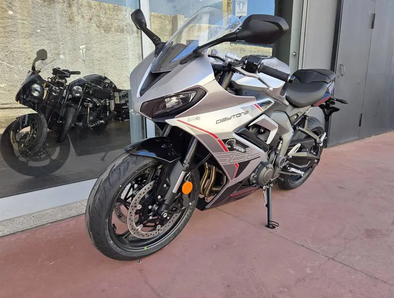 Triumph Daytona 660 (2027) (10)