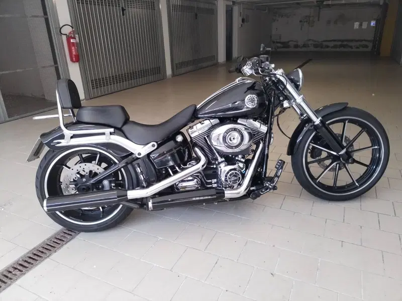 Harley-Davidson 1690 Breakout (2013 - 17) - FXSB (2)