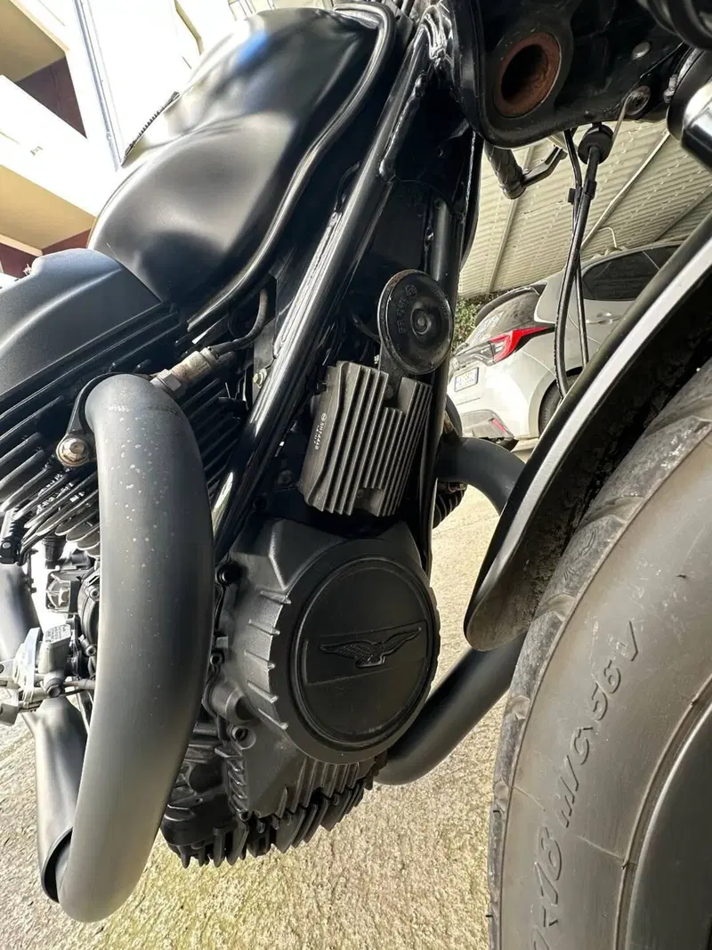 Moto Guzzi V7 Stone (2021 - 24) (4)