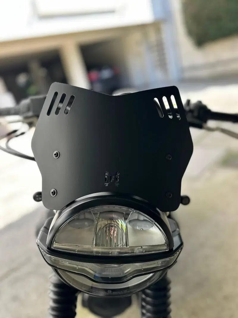 Moto Guzzi V7 Stone (2021 - 24) (10)