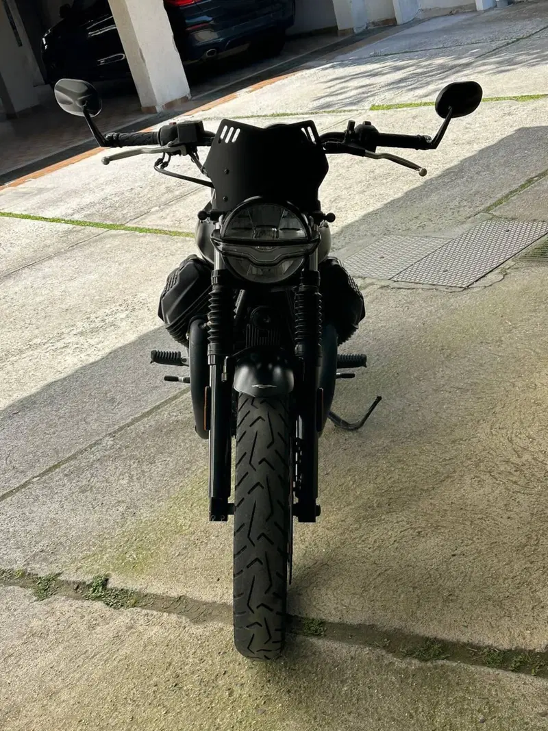 Moto Guzzi V7 Stone (2021 - 24) (13)