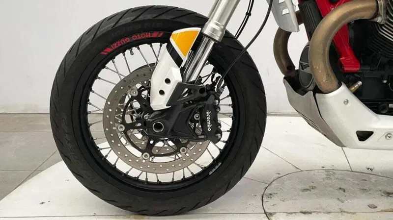 Moto Guzzi V85 TT (2019 - 20) (3)
