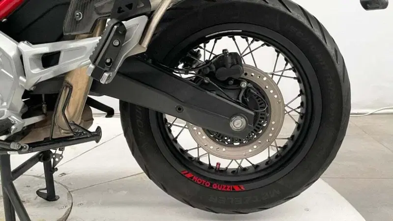 Moto Guzzi V85 TT (2019 - 20) (5)