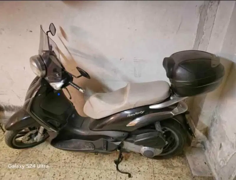 Piaggio Beverly Tourer 250 (2)