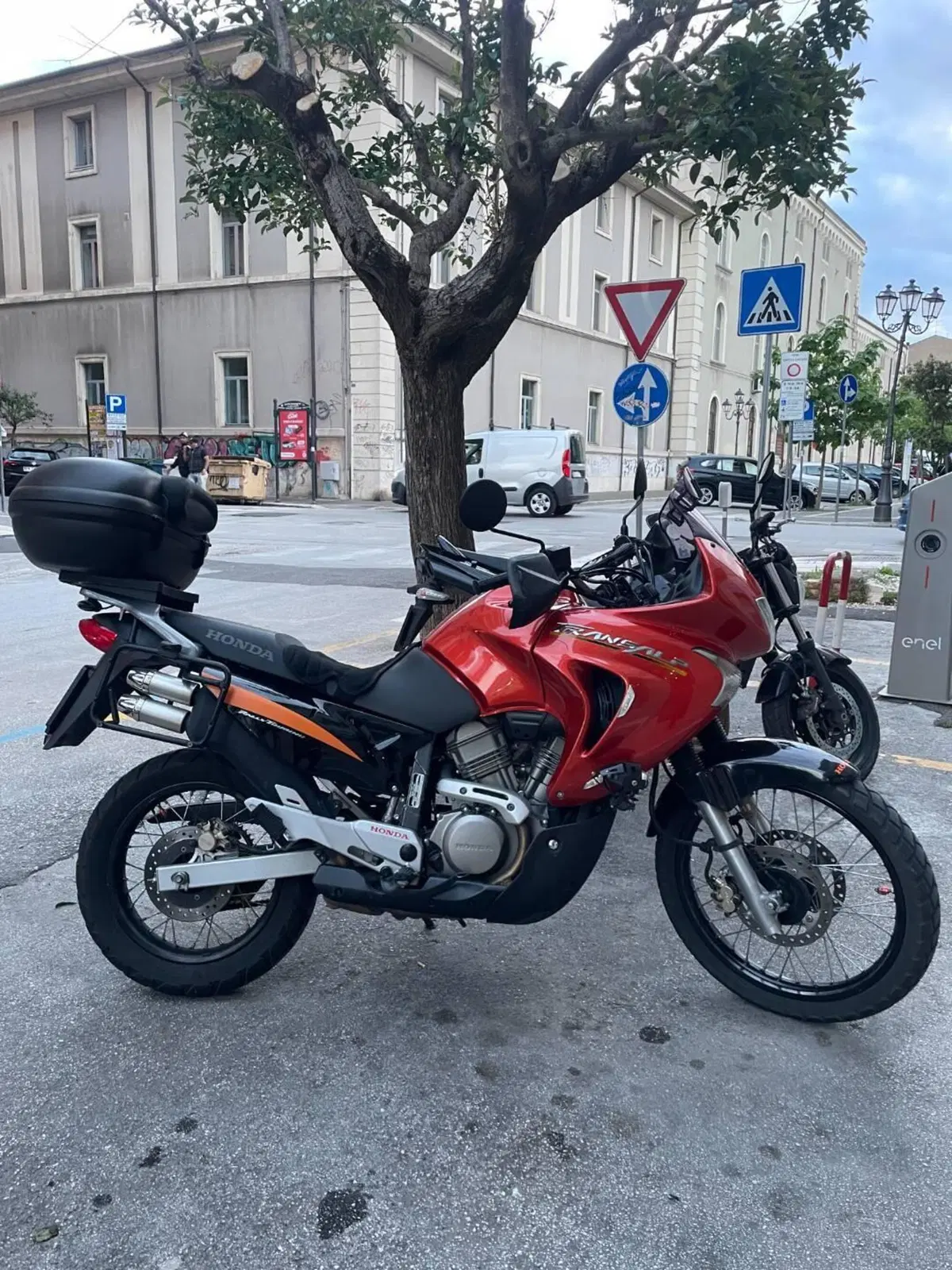 Honda Transalp XL 650V (2005 - 06) (4)