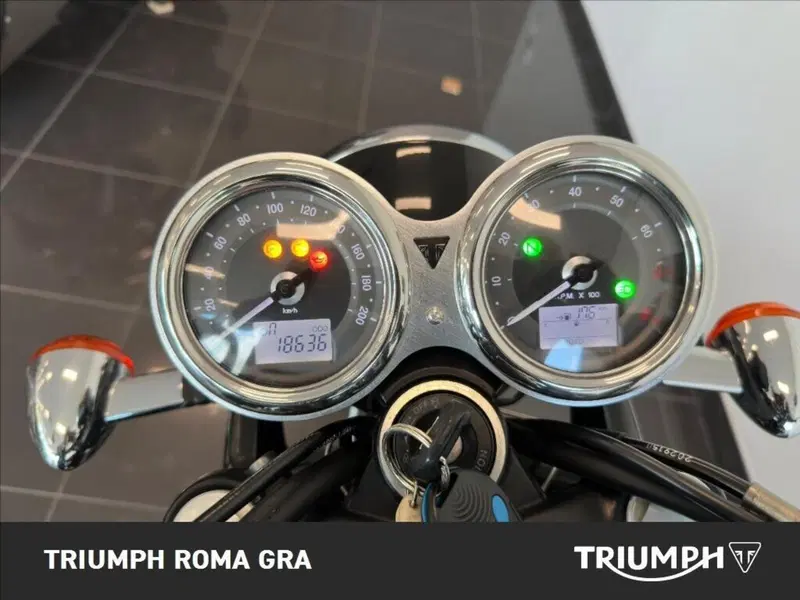 Triumph Bonneville T120 (2016 - 20) (4)