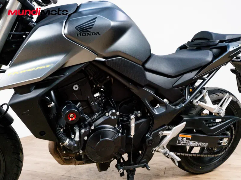 Honda CB 750 Hornet (2025) (9)