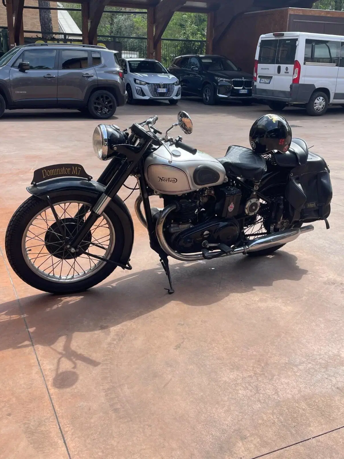 Norton Dominator
