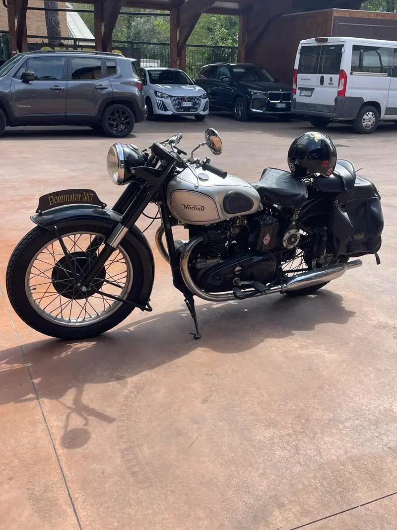 Norton Dominator