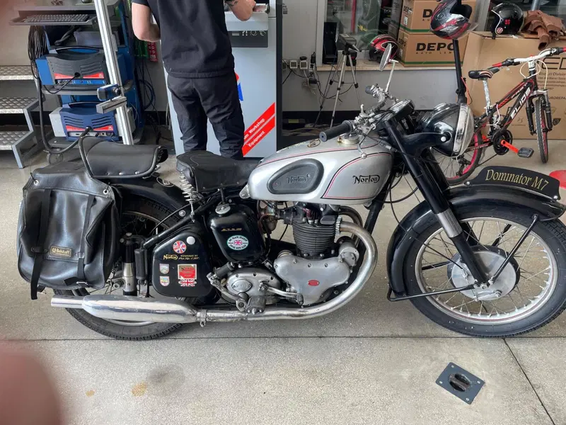 Norton Dominator (2)