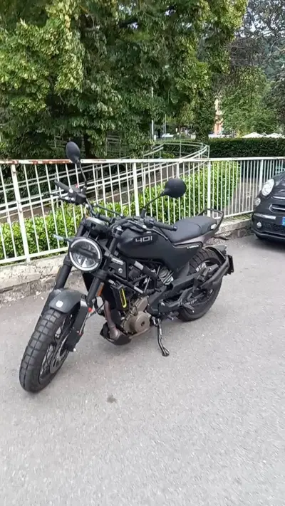 Husqvarna Svartpilen 401 (2021 - 23) usata