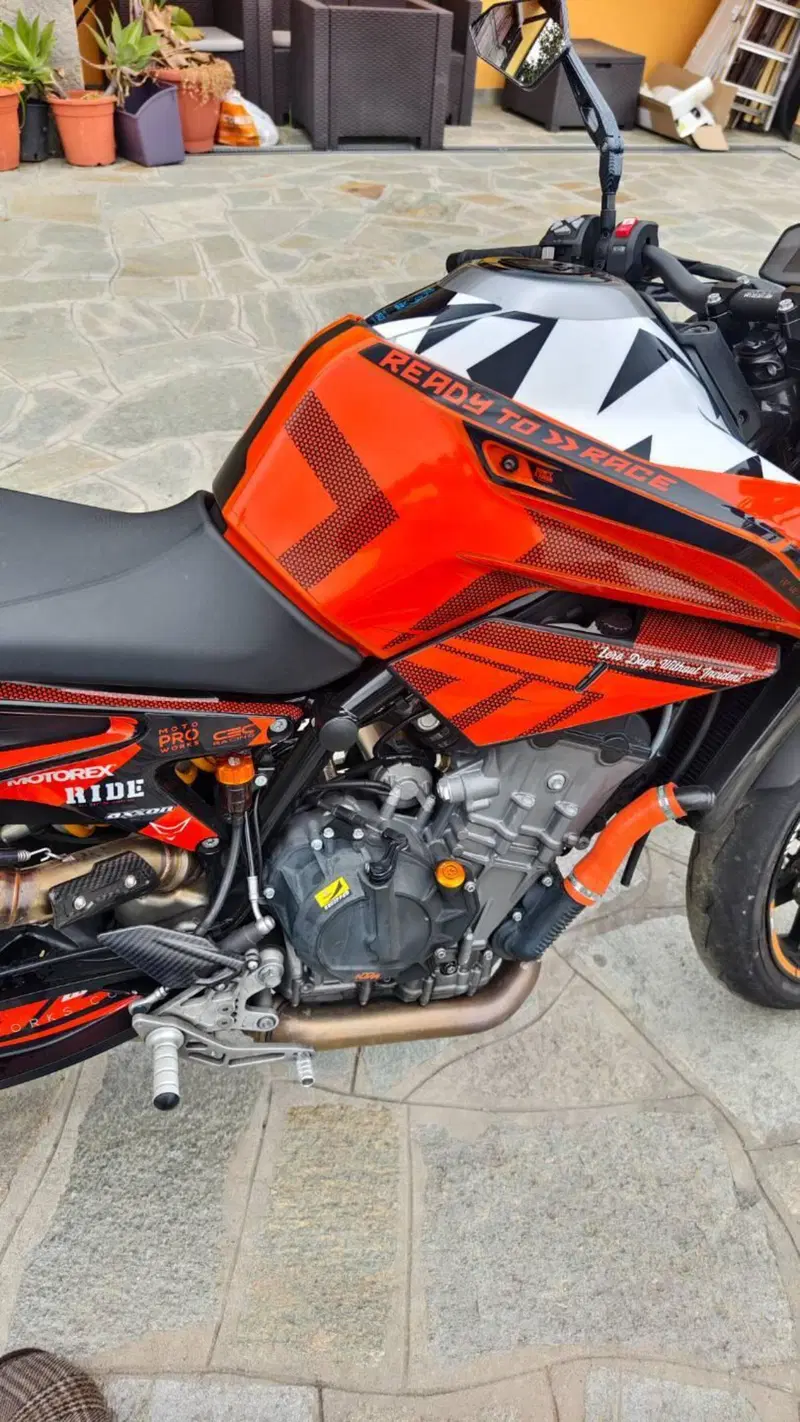 KTM 890 Duke R (2020) (5)