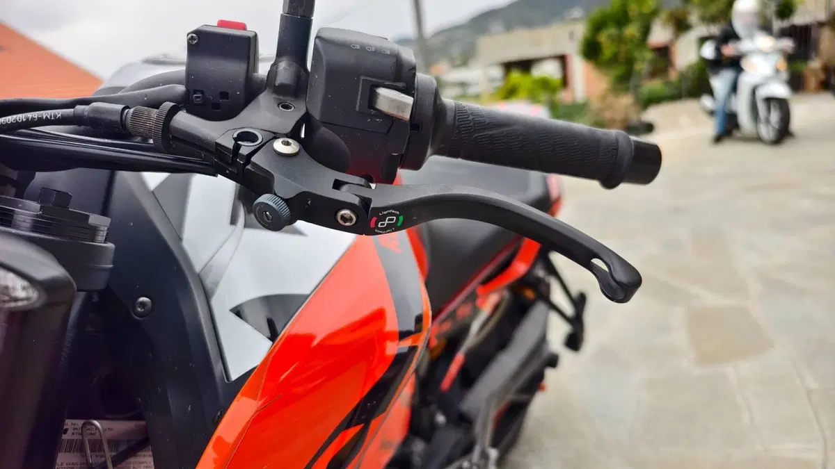 KTM 890 Duke R (2020) (8)