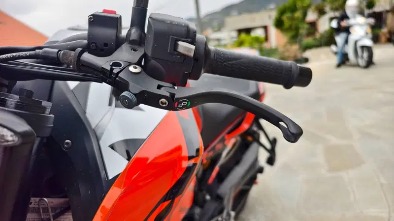 KTM 890 Duke R (2020) (8)
