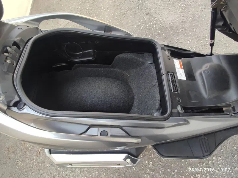 Suzuki Burgman AN 400 (2006 - 07) (6)
