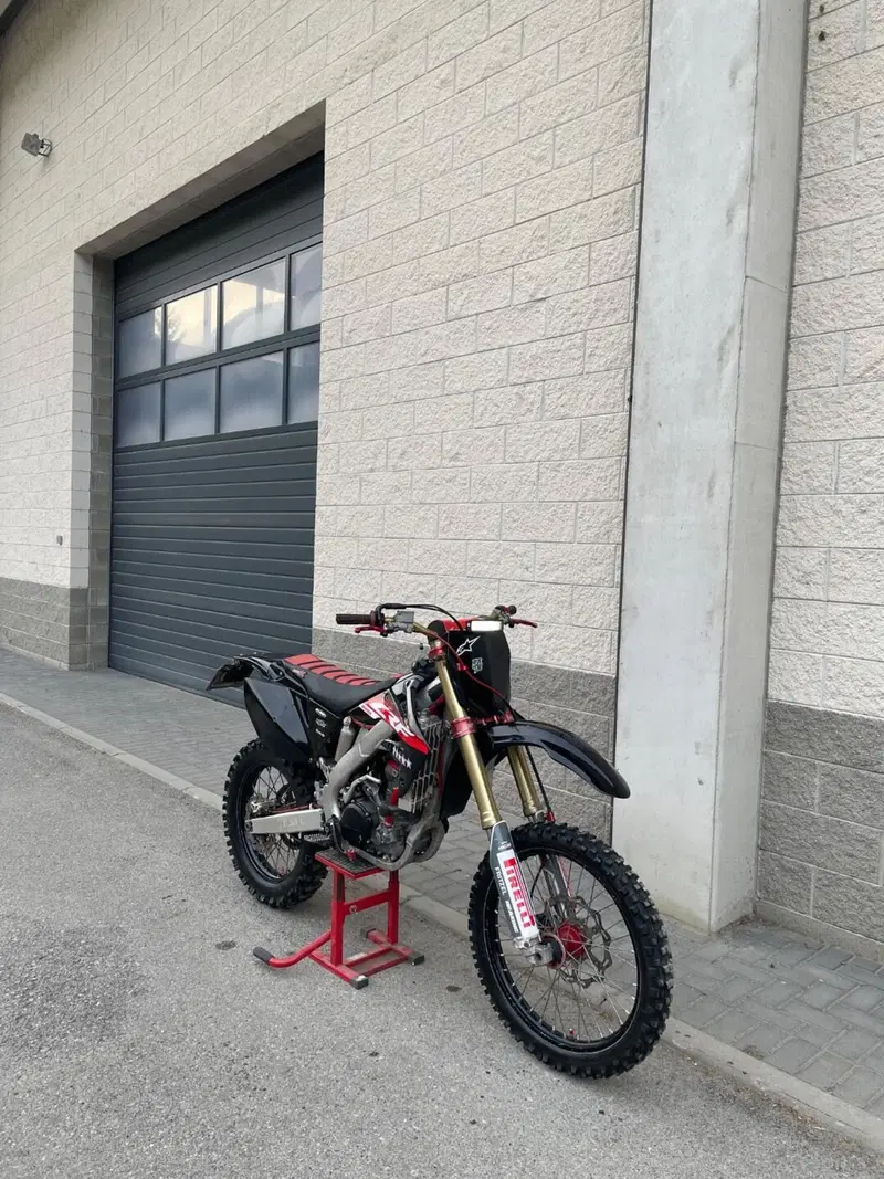 Honda CRF 250R (2006) (2)