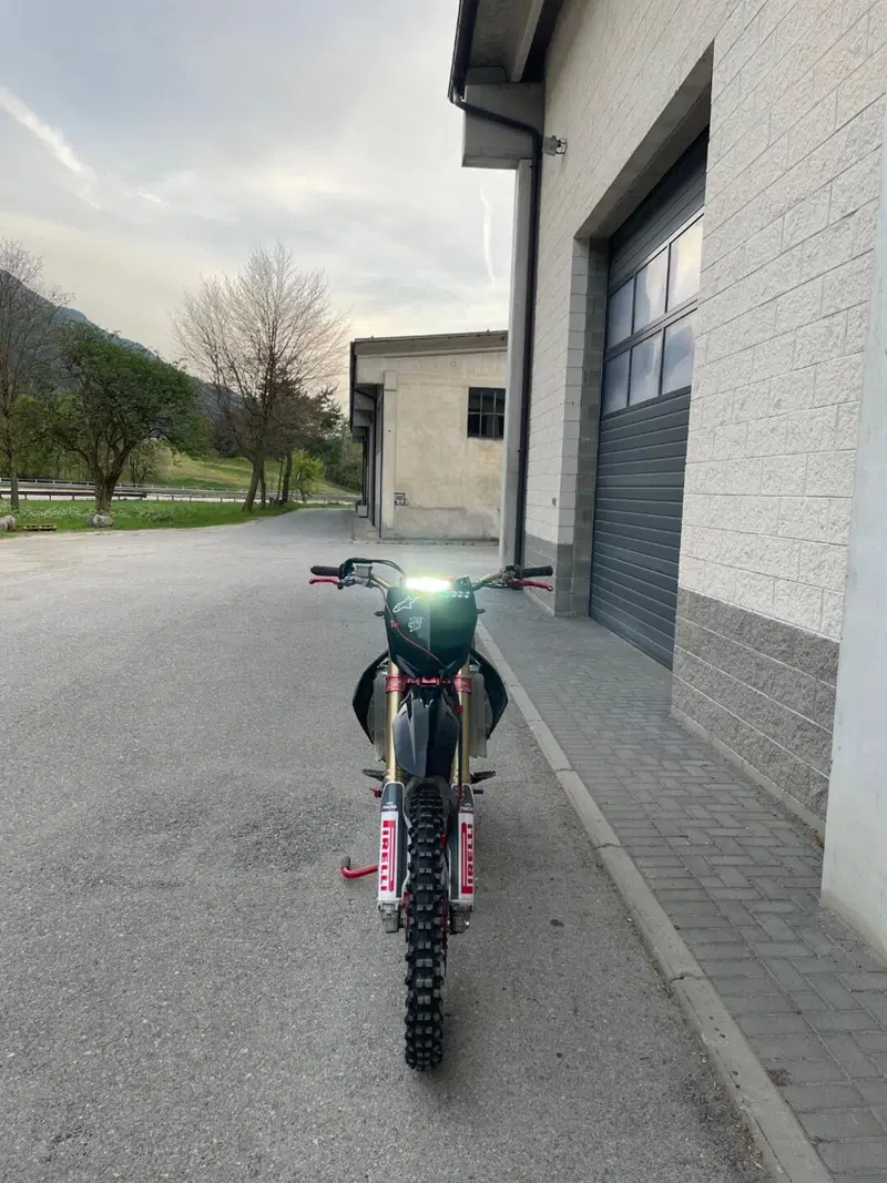 Honda CRF 250R (2006) (4)