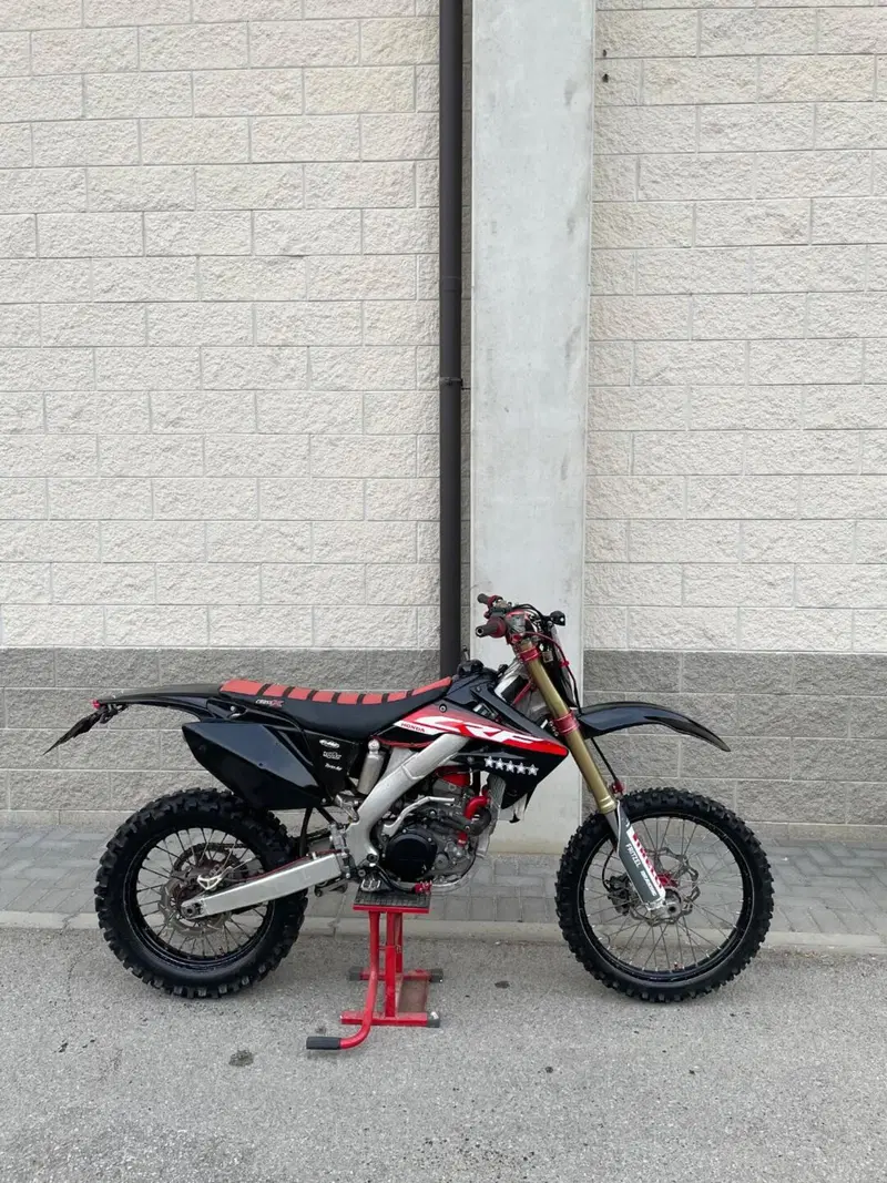 Honda CRF 250R (2006) (6)