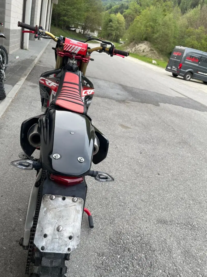 Honda CRF 250R (2006) (7)