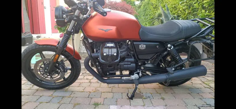 Moto Guzzi V7 Stone Centenario (2021 - 22) (4)