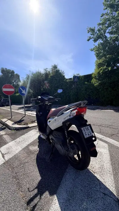 Kymco Agility 50 R16 + (2008 - 18) usata
