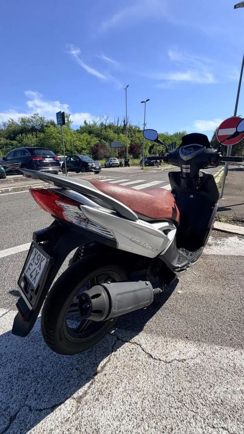Kymco Agility 50 R16 + (2008 - 18) (3)