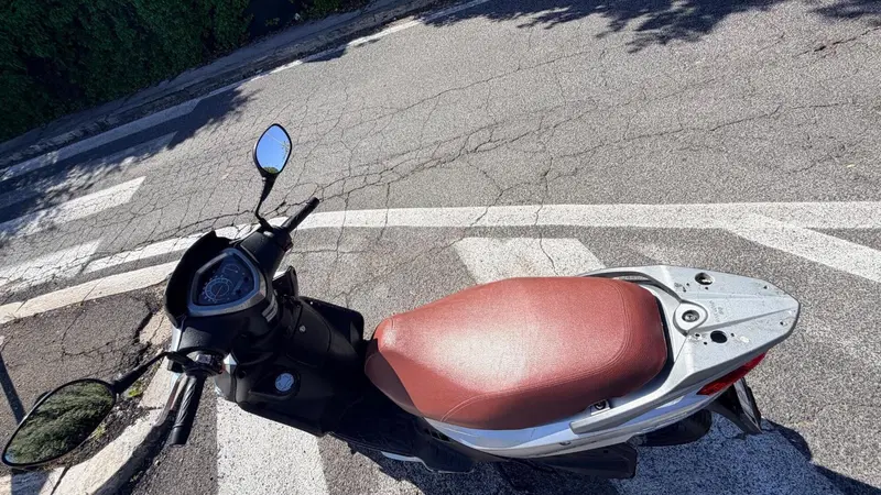 Kymco Agility 50 R16 + (2008 - 18) (4)