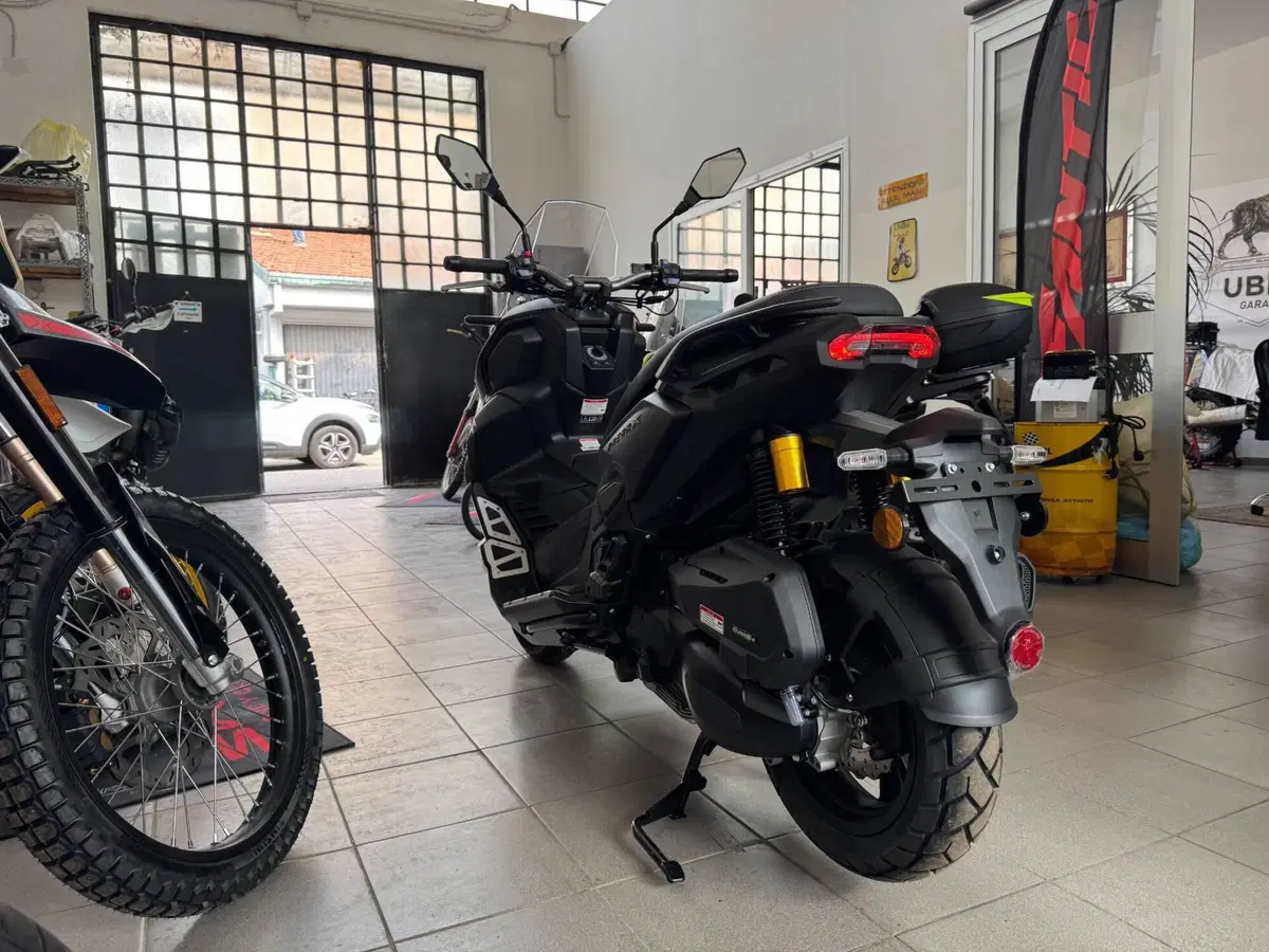 Kl Brera X 300 (2025 - 26) (4)