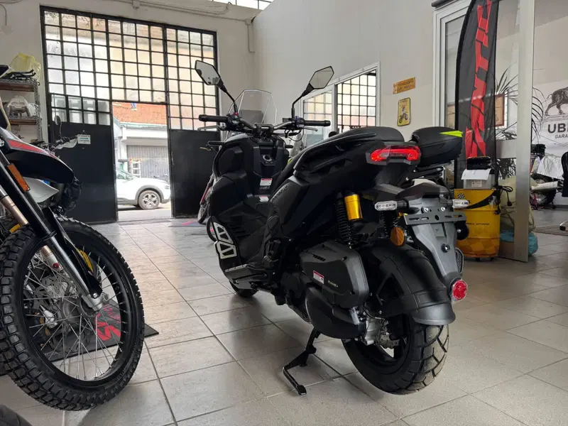 Kl Brera X 300 (2025 - 26) (4)