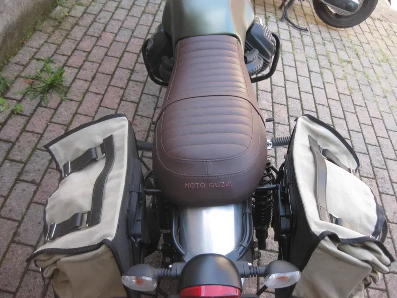 Moto Guzzi V7 III Rough (2018 - 20) (4)