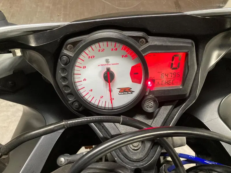 Suzuki GSX R 750 (2006 - 07) (6)