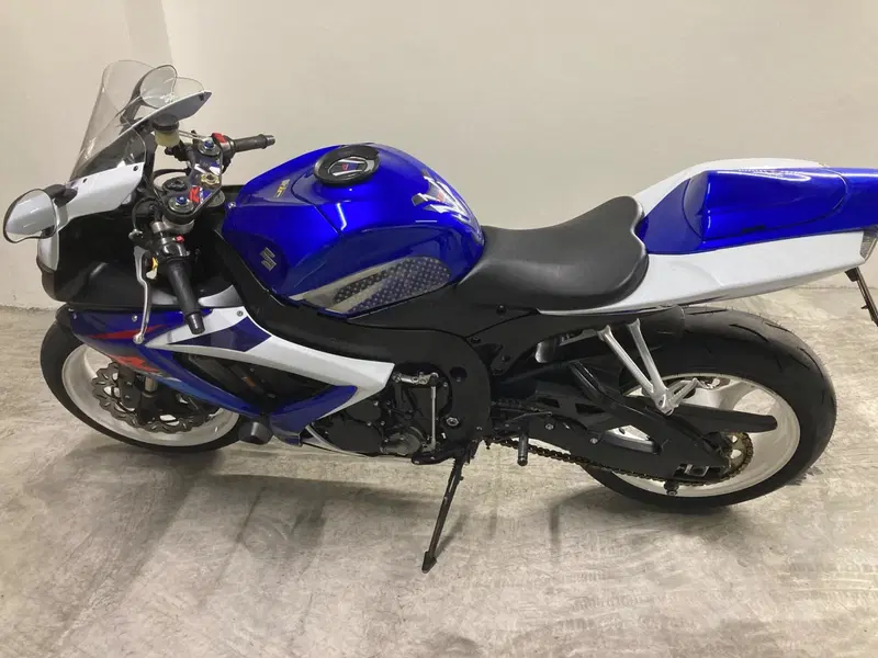 Suzuki GSX R 750 (2006 - 07) (7)