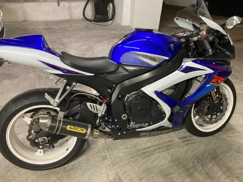 Suzuki GSX R 750 (2006 - 07) (8)