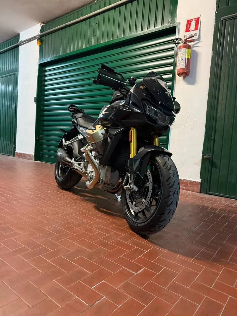 Moto Guzzi V100 Mandello S (2022 - 24) (2)