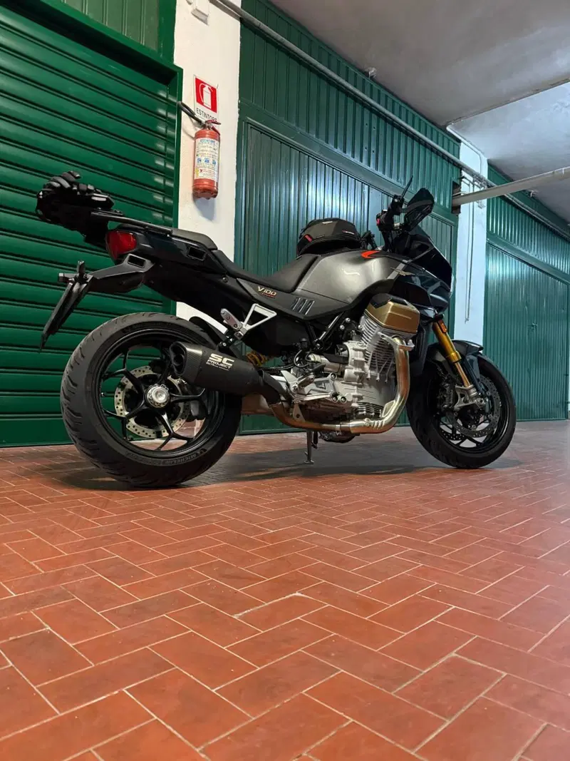 Moto Guzzi V100 Mandello S (2022 - 24)