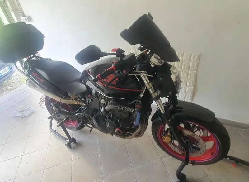 Honda Hornet 600 (2000 - 02) (2)