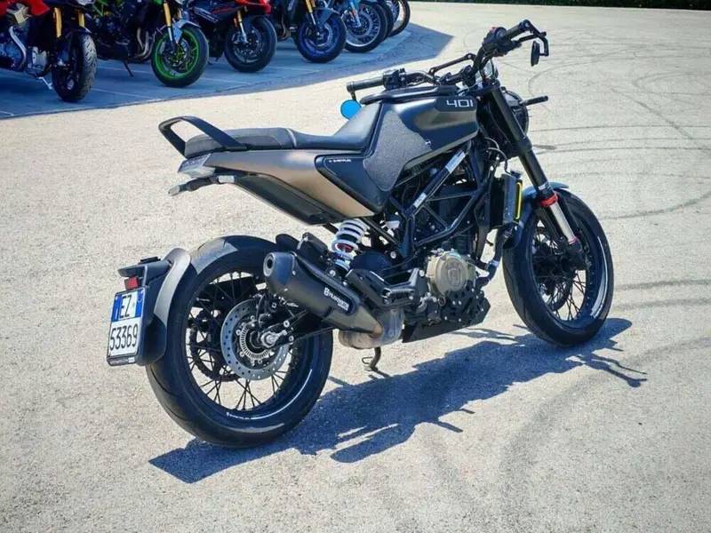 Husqvarna Svartpilen 401 (2021 - 23) (5)