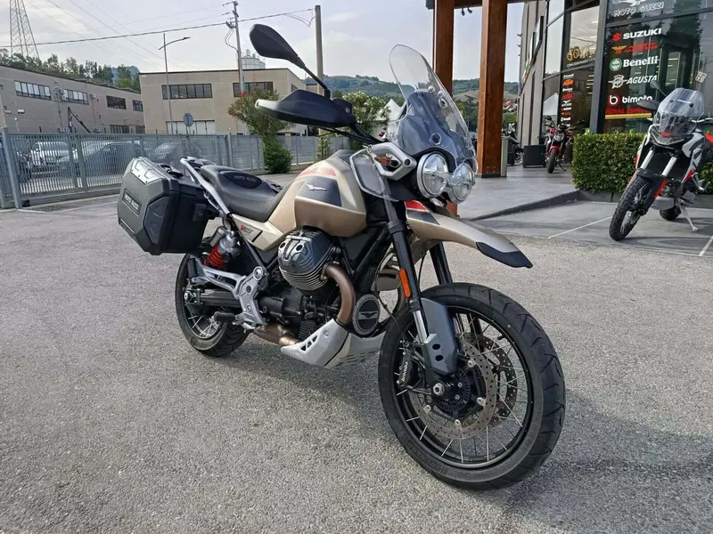 Moto Guzzi V85 TT Travel (2024 - 26)